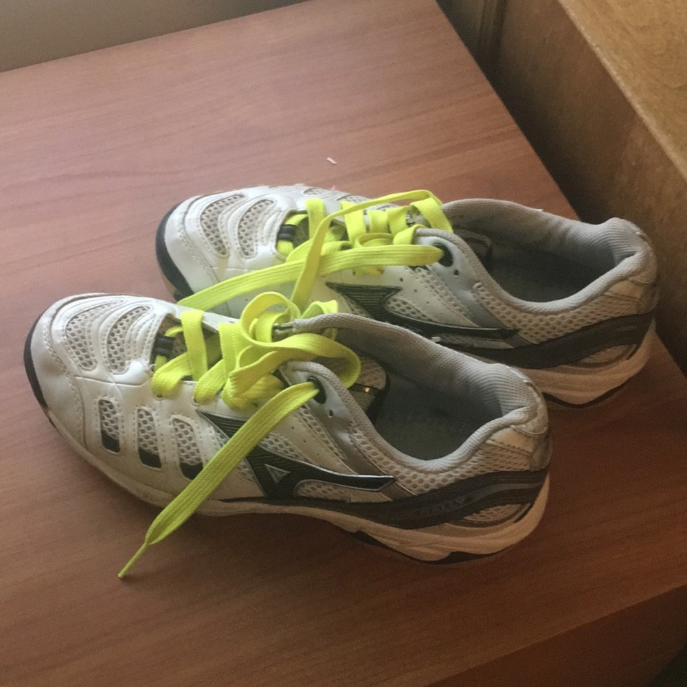 Mizuno Volleyball Sneakers